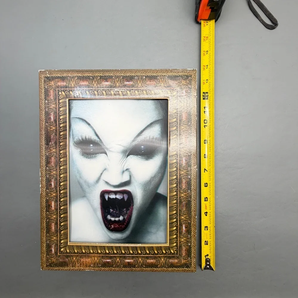 Halloween Animated Animated Sound Sensor Vampire Portrait Light Up Framed Prop